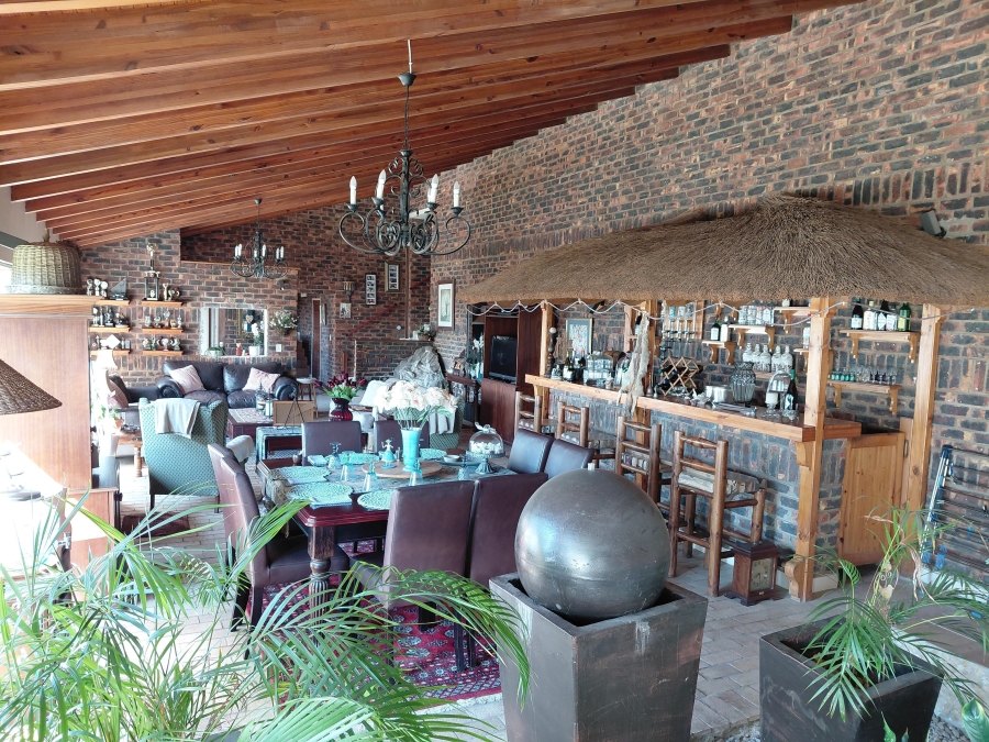 5 Bedroom Property for Sale in Heuwelkruin Eastern Cape